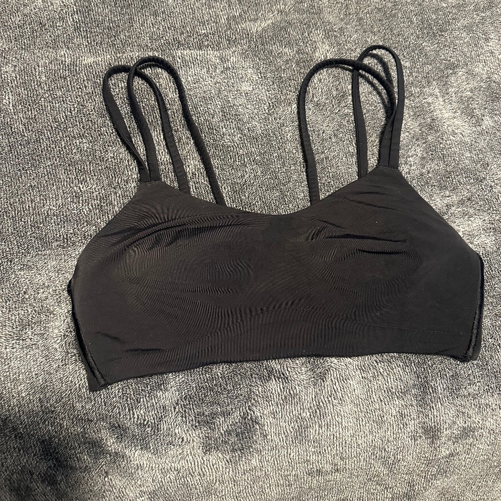 Lululemon like a cloud bra size 6 Black
